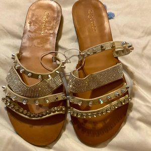 Brand new never worn zigi soho slide sandals. Size 8 and a half